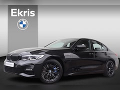 BMW 3-serie - 330e Business Edition Plus Model M Sport / 19" LMV / Stoelverwarming / Laserlicht / Sports