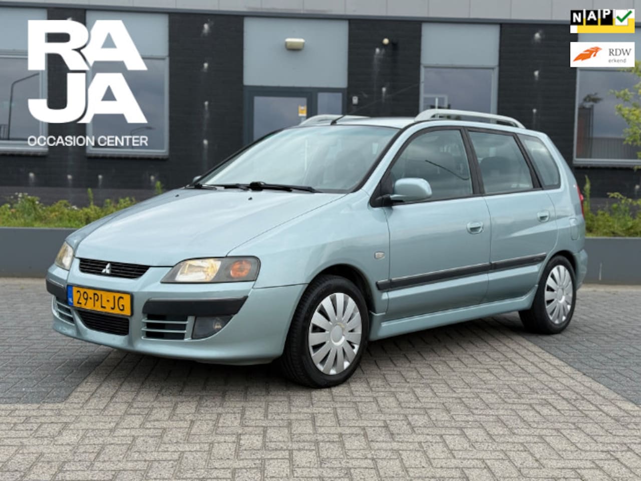 Mitsubishi Space Star - 1.6 Invite Silver Airco/NAP - AutoWereld.nl