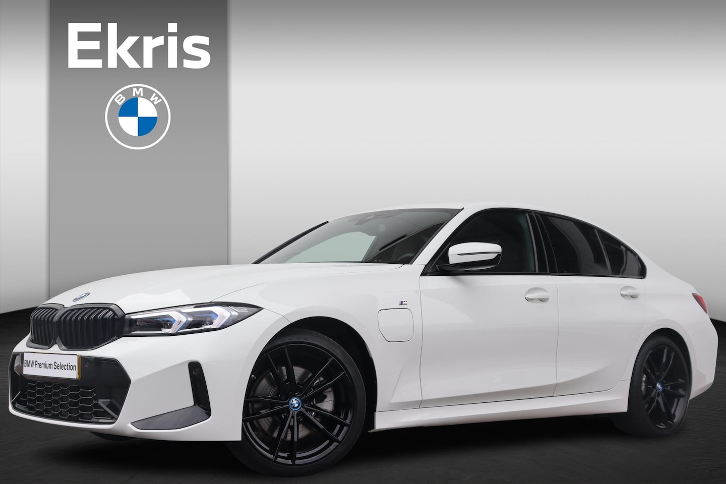 BMW 3-serie - 330e M Sportpakket/ 19 inch LM/ Sportstoelen/ Cruise Control/ Stoelverwarming - AutoWereld.nl