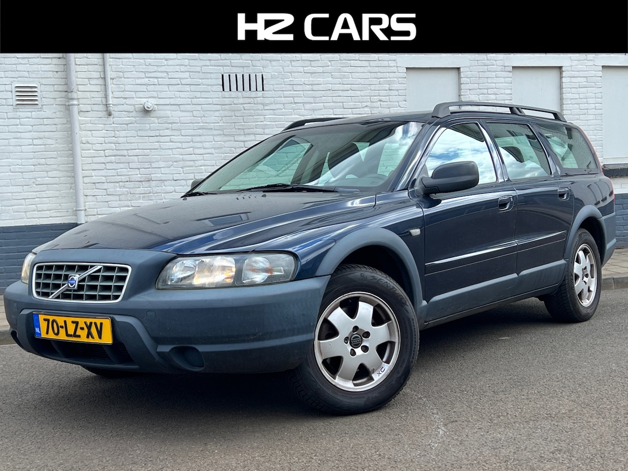 Volvo XC70 - 2.4 D5 AWD|Automaat|Trekhaak|Leder|PDC|Cruise|Clima - AutoWereld.nl