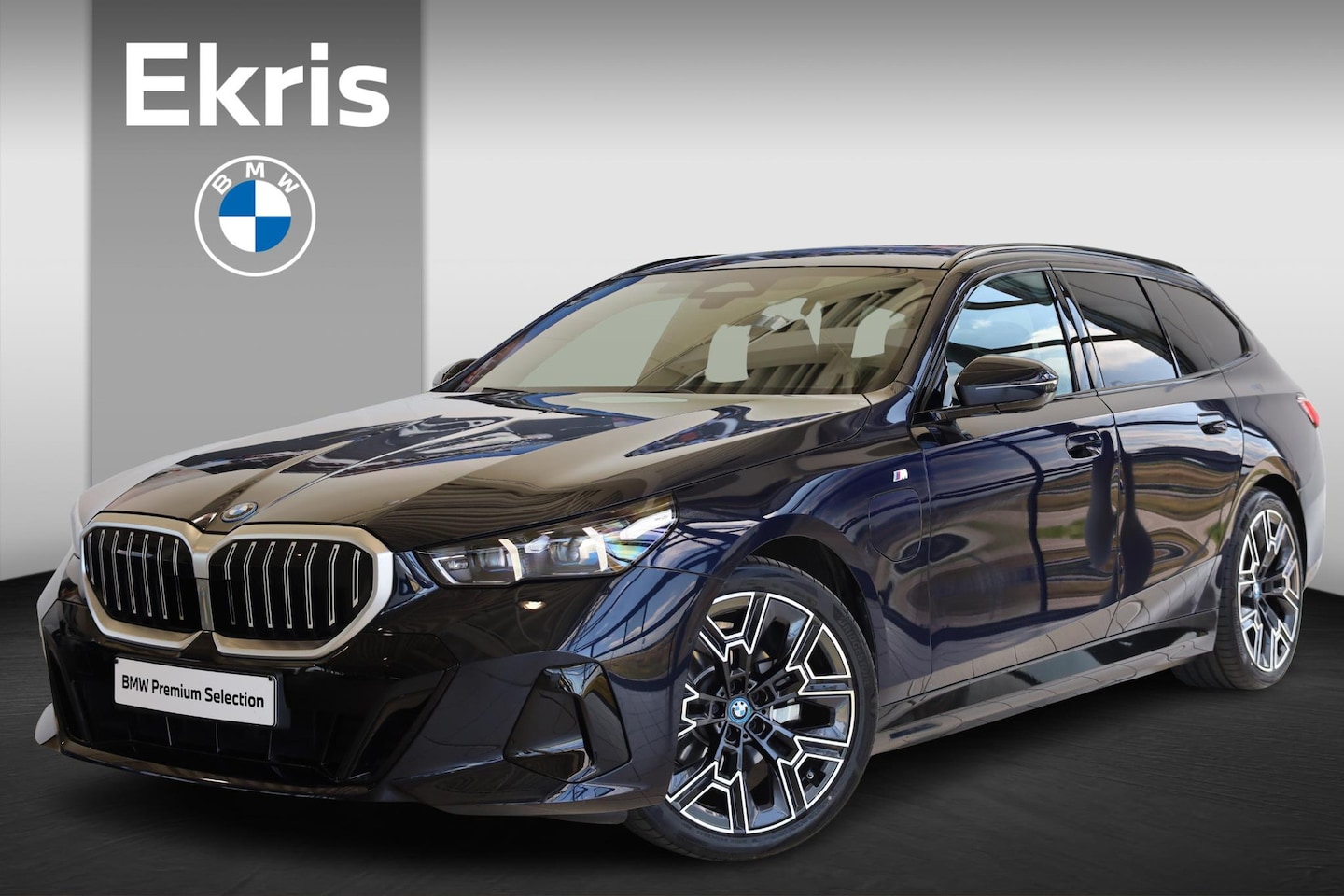 BMW 5-serie Touring - 530e M Sportpakket | Driving Assistant Plus | Travel Pack | Elektr. Trekhaak - AutoWereld.nl