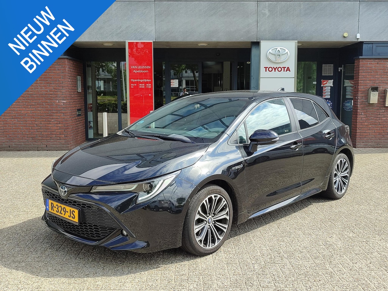 Toyota Corolla - 2.0 Hybrid STYLE STOEL/STUURVERW PARK-SENSOREN BLIND SPOT KEYLESS NAVI CAMERA 17'' LM-VELG - AutoWereld.nl