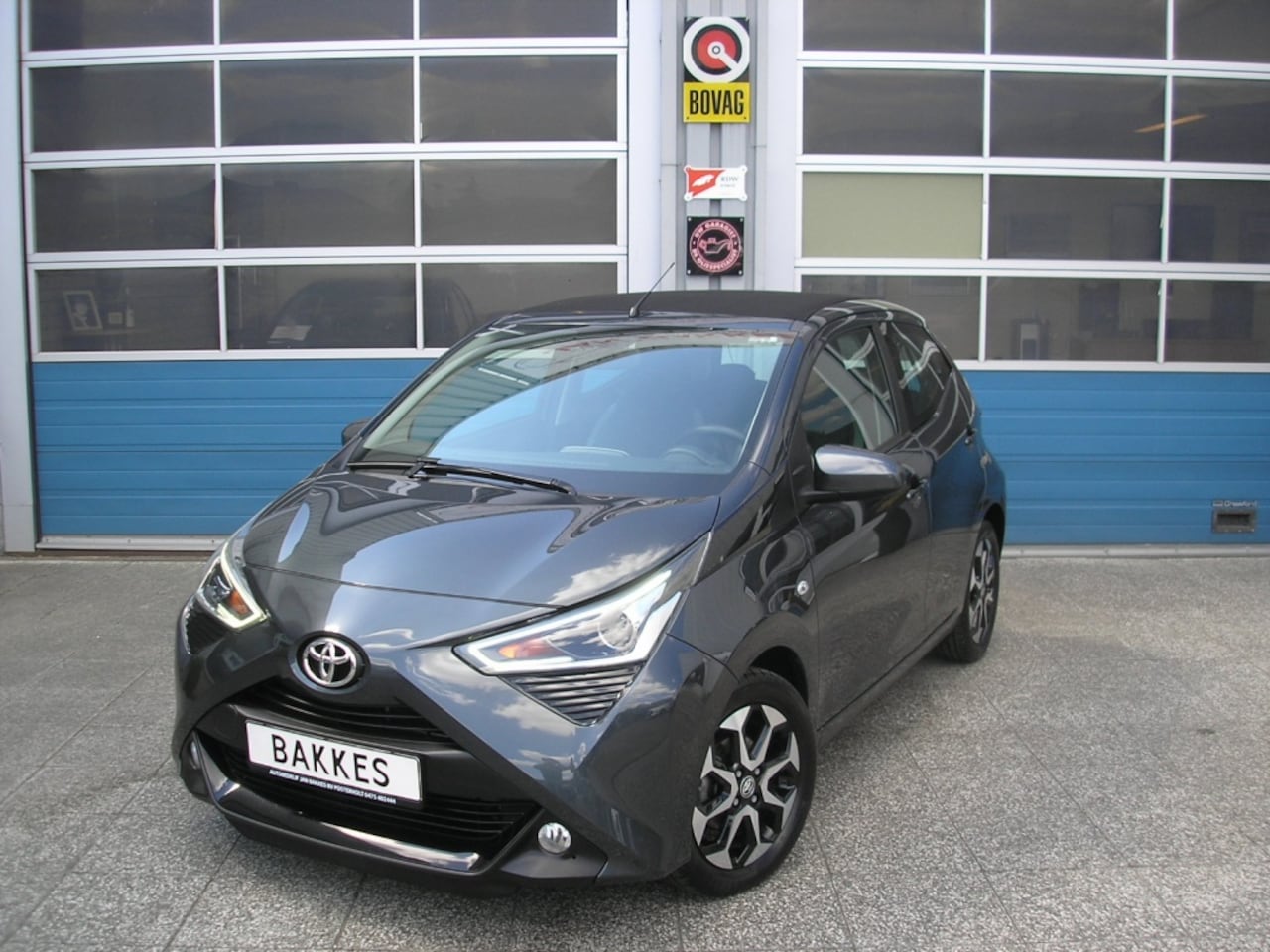 Toyota Aygo - 1.0 VVT-i x-wave 39.000 km cabriotop - AutoWereld.nl