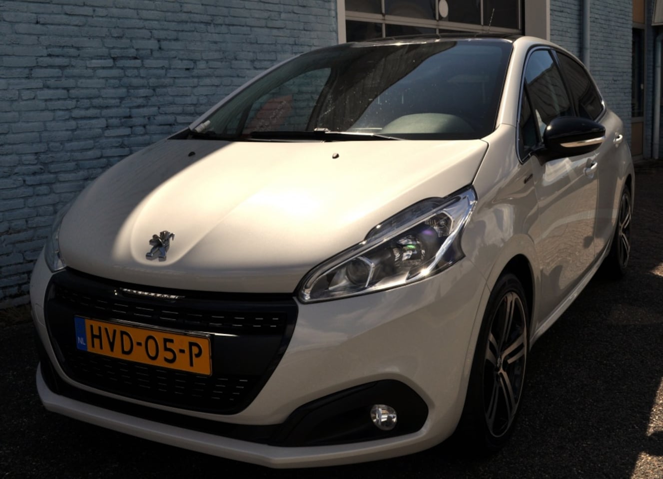 Peugeot 208 - 1.2 GT-Aut. Pano Nav pdc+cam 1/2leer - AutoWereld.nl