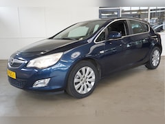 Opel Astra - 1.6 Turbo Cosmo Automaat, cruise control, Navigatie en parkeersensoren