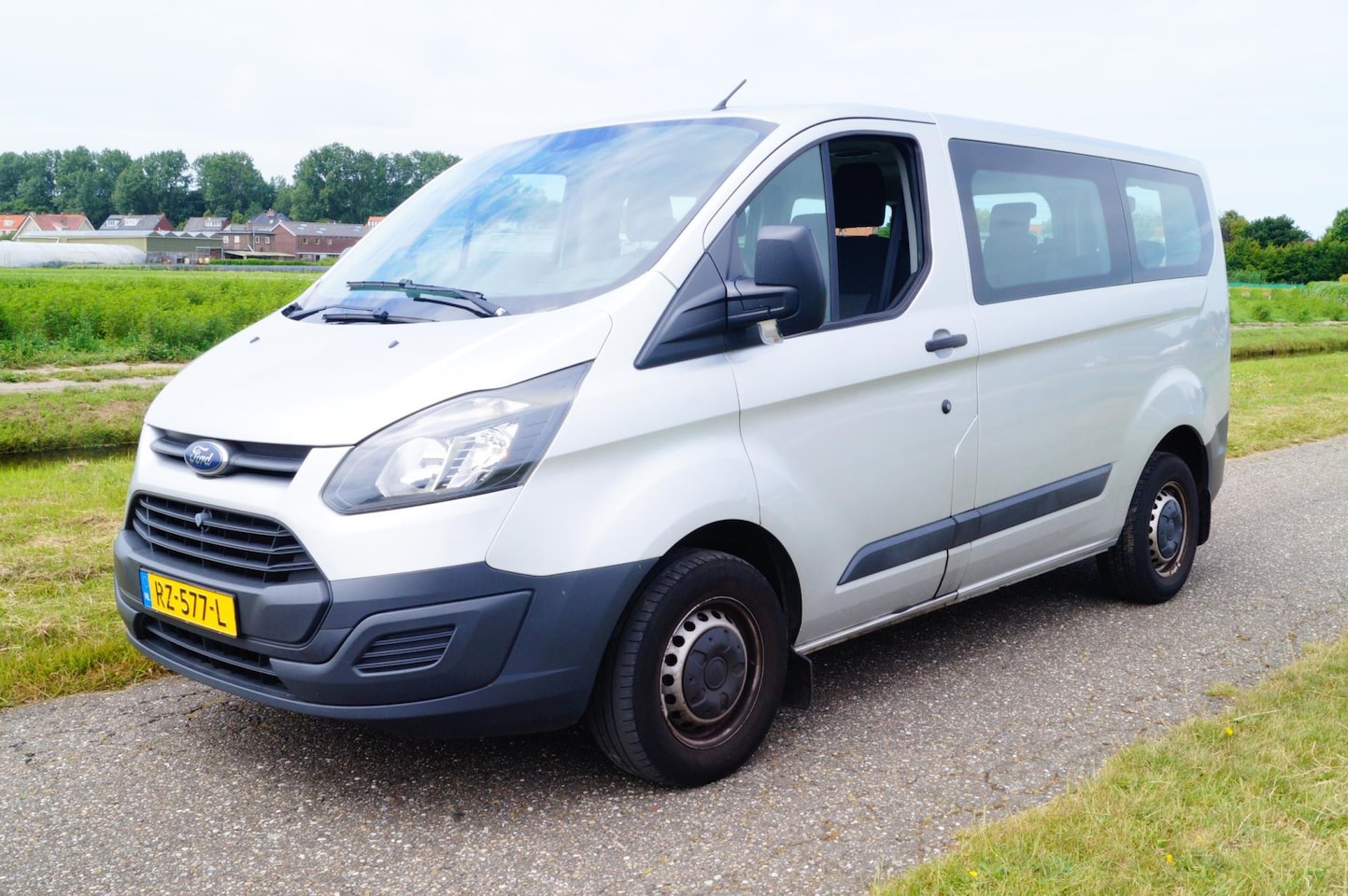 Ford Transit Custom - 9 persoons, 112855km ! - AutoWereld.nl