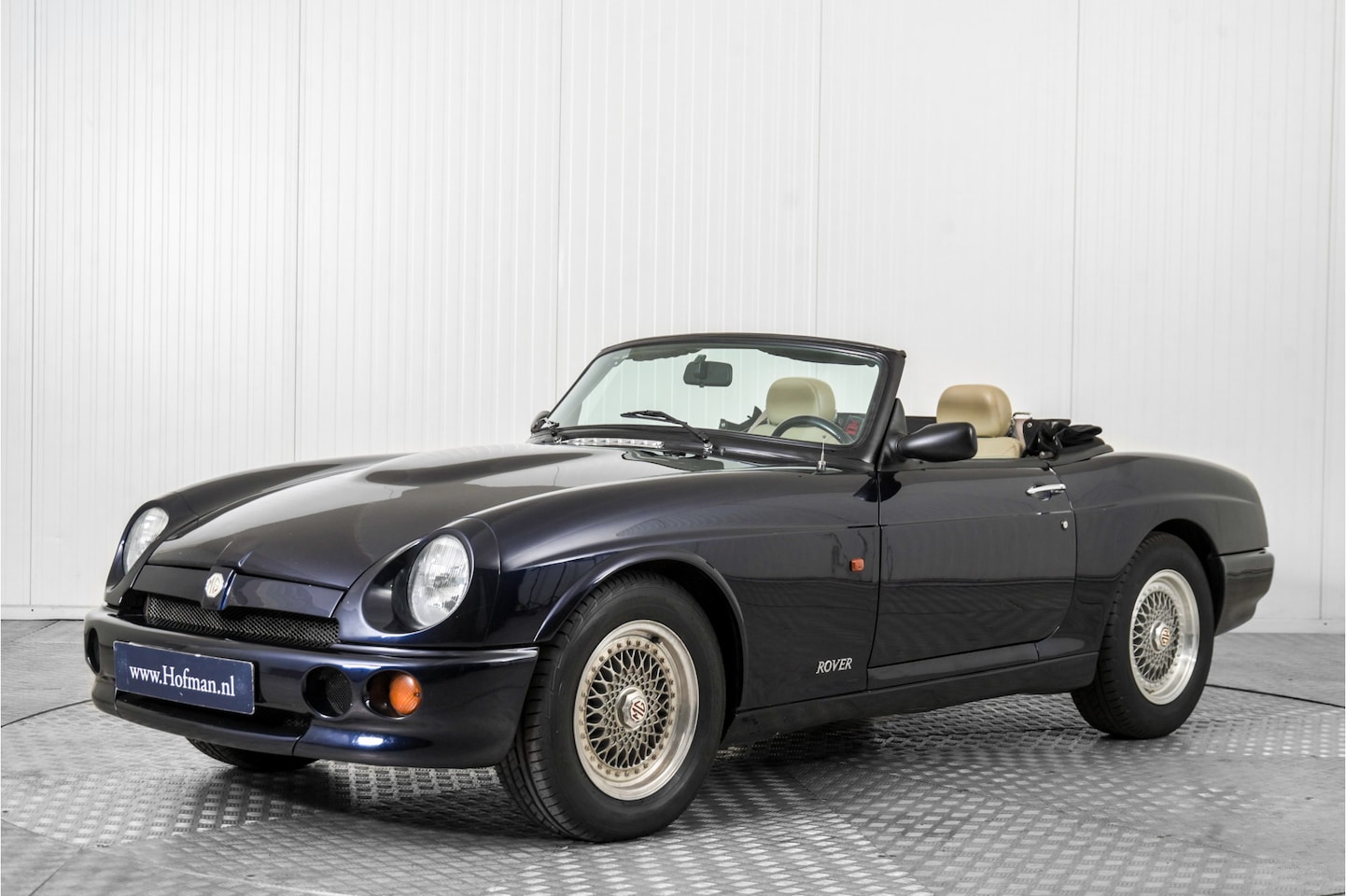 MG RV8 - 4.0 V8 Oxford Blue LHD - AutoWereld.nl