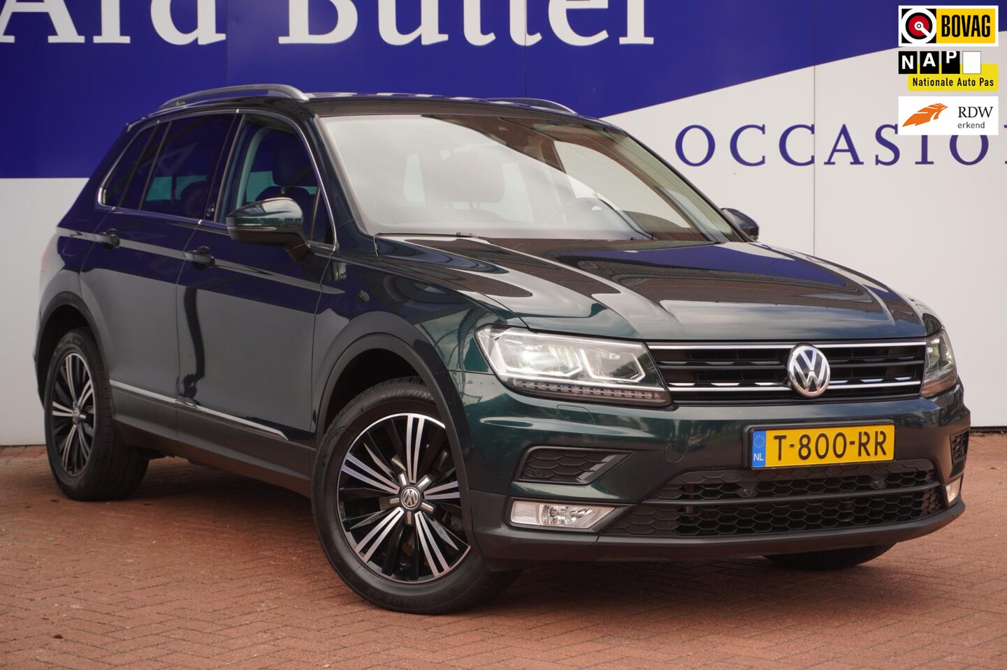 Volkswagen Tiguan - 1.4 TSI ACT Comfortline Business R+led+Navigatie+verw-stoel+elek-Klep+Spiegel-Pakket+bots- - AutoWereld.nl