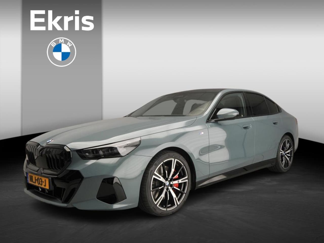 BMW 5-serie - Sedan 540d xDrive M-Sportpakket Pro / Trekhaak / Panoramadak / Comfortstoelen / Bower & Wi - AutoWereld.nl