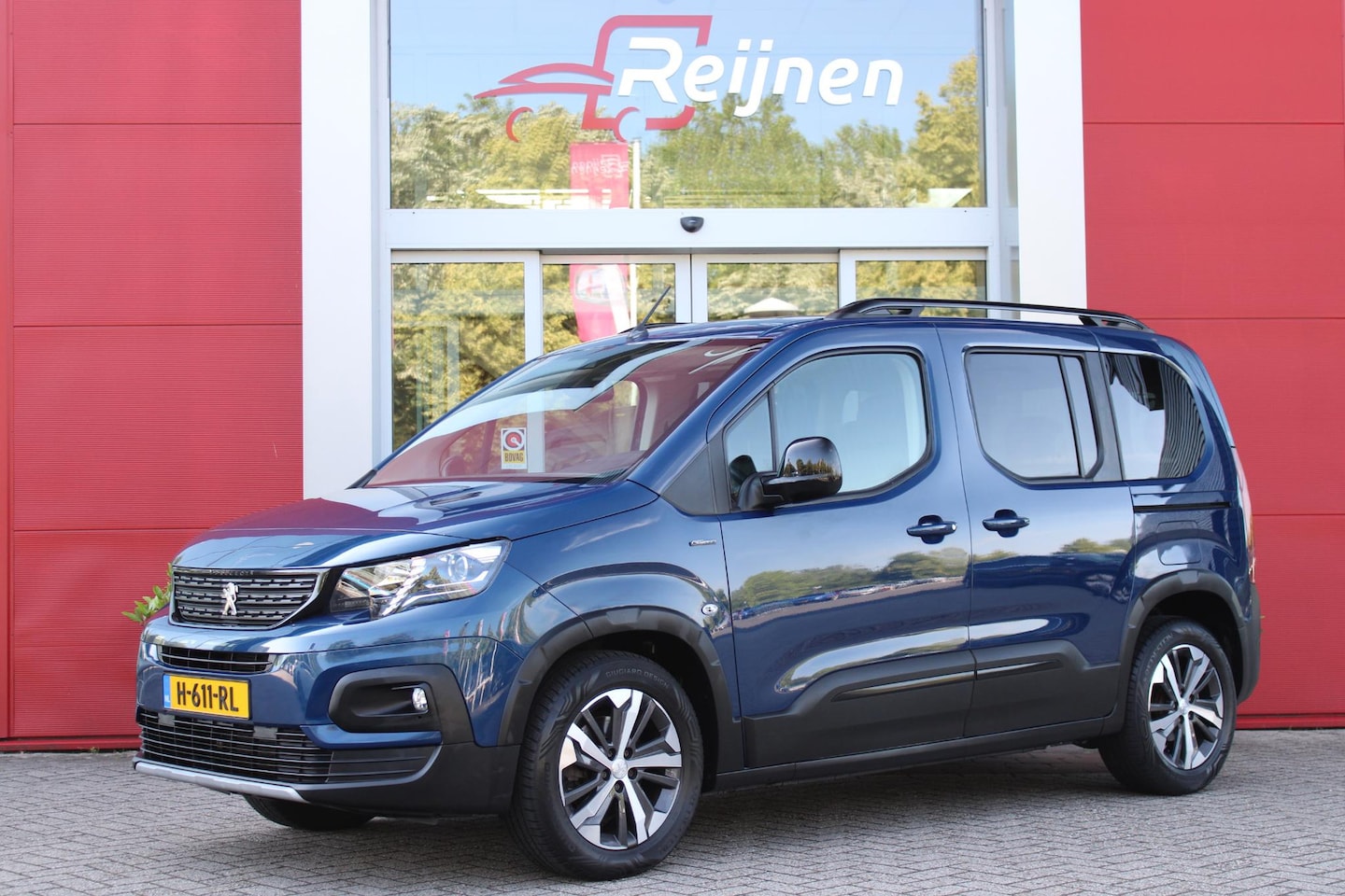Peugeot Rifter - 1.2 110PK GT-LINE | TREKHAAK | NAVIGATIE | APPLE CARPLAY/ANDROID AUTO  | PARKEERSENSOREN A - AutoWereld.nl