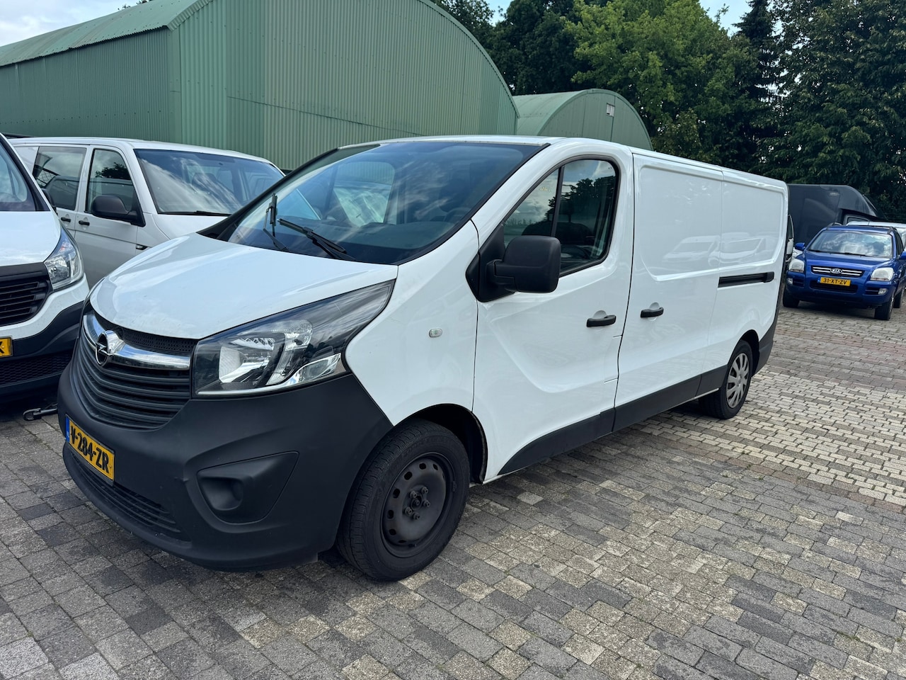 Opel Vivaro - 1.6 CDTI L2H1 Sport EcoFlex MOTORSCHADE !! - AutoWereld.nl