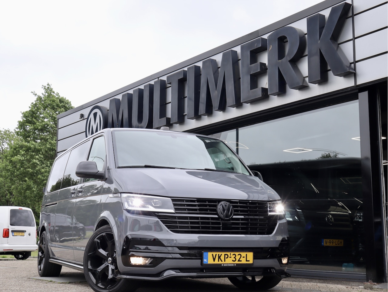 Volkswagen Transporter - 2.0 TDI 204PK DSG BULLI LUXE DUBBELE CABINE - AutoWereld.nl