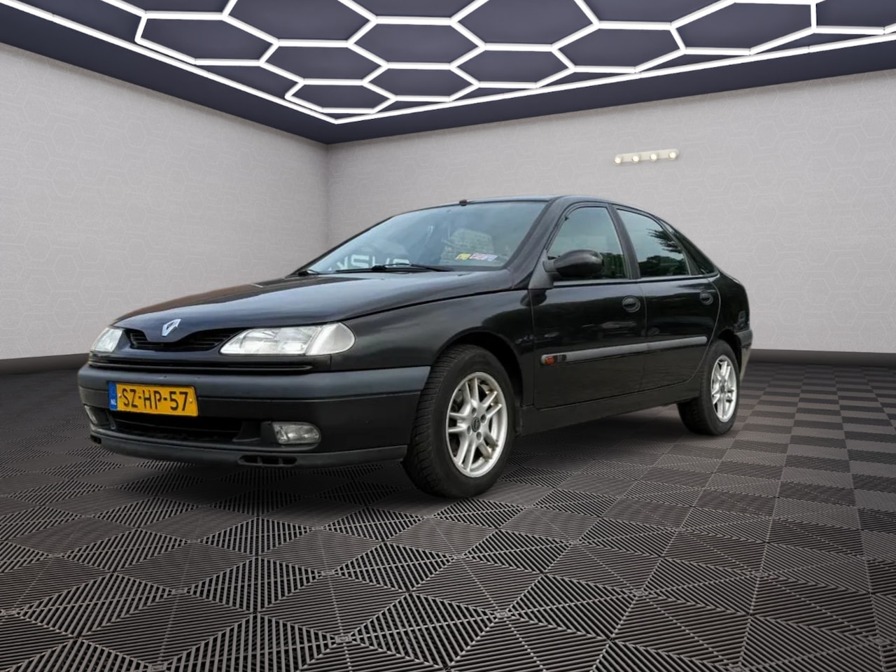 Renault Laguna - 1.8 RXI 1.8 RXI - AutoWereld.nl