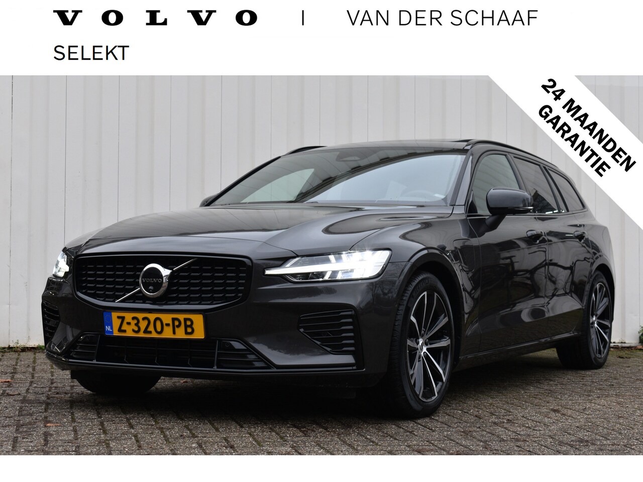 Volvo V60 - T6 Plug-in hybrid AWD Plus Dark | 360° Camera | Schuif/kantel Dak | Trekhaak | Dodehoekdet - AutoWereld.nl