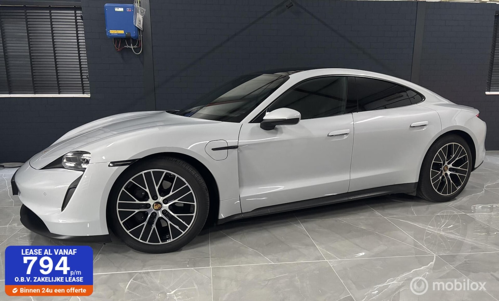 Porsche Taycan - Ice Grey Sports Chrono Pano - AutoWereld.nl