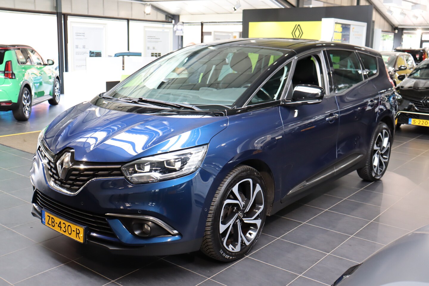 Renault Grand Scénic - TCe 140pk Bose - AutoWereld.nl