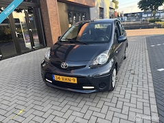 Toyota Aygo - 1.0 VVT-i Aspiration AUTOMAAT 48607KM NAP AIRCO DAGRIJVERLICHTING STUURSCHAKEL ELECTRISCH