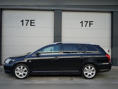 Toyota Avensis Wagon - 2.4 VVTi Executive