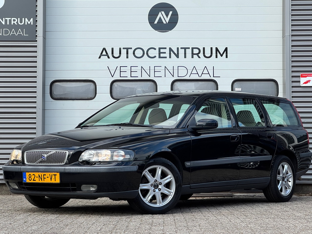 Volvo V70 - 2.4 5-Cilinder 140 pk NWE APK CRUISE/AIRCO/STOELV. - AutoWereld.nl
