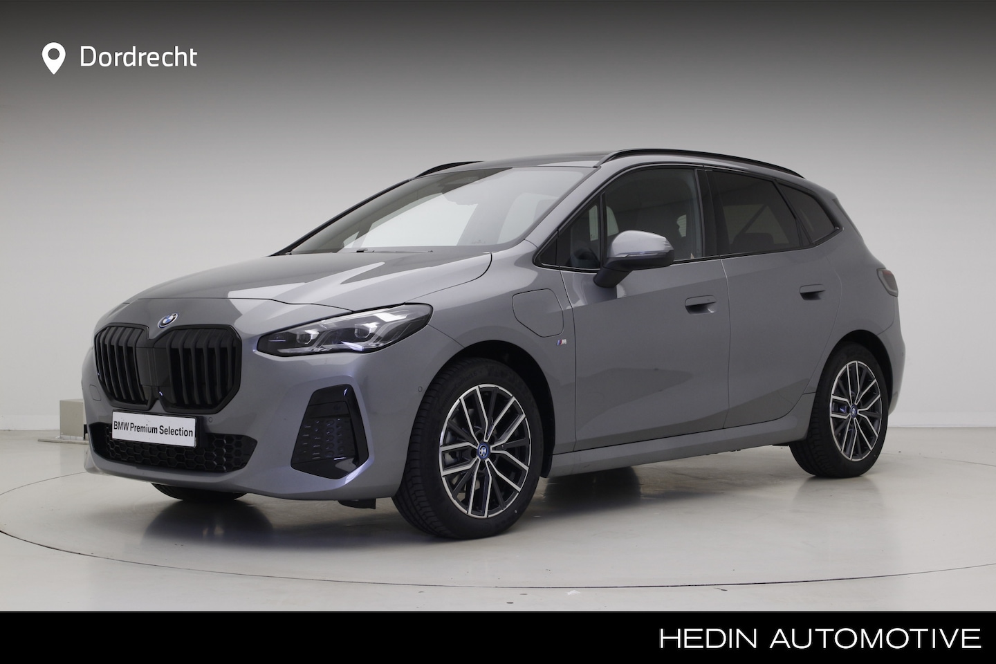 BMW 2-serie Active Tourer - 225e xDrive M-Sport | 18" | Premium | Comfort | Travel | Panorama - AutoWereld.nl