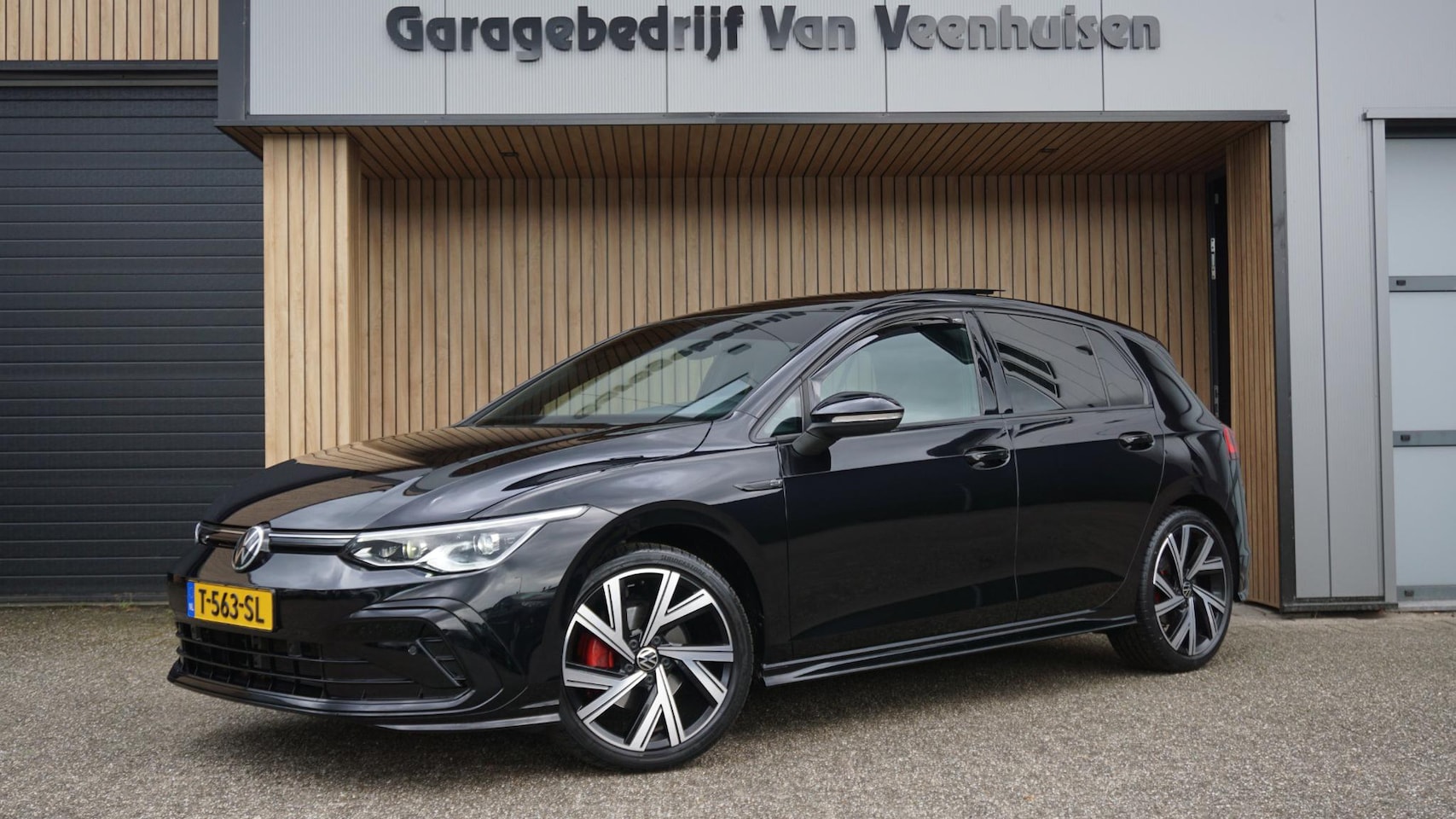 Volkswagen Golf - 1.5 eTSI 200pk DSG R-Line Volkswagen Golf 1.5 eTSI 150pk DSG R-Line Pano.dak Standkachel H - AutoWereld.nl