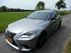 Lexus IS - 300h Sport Edition Dealer onderhouden