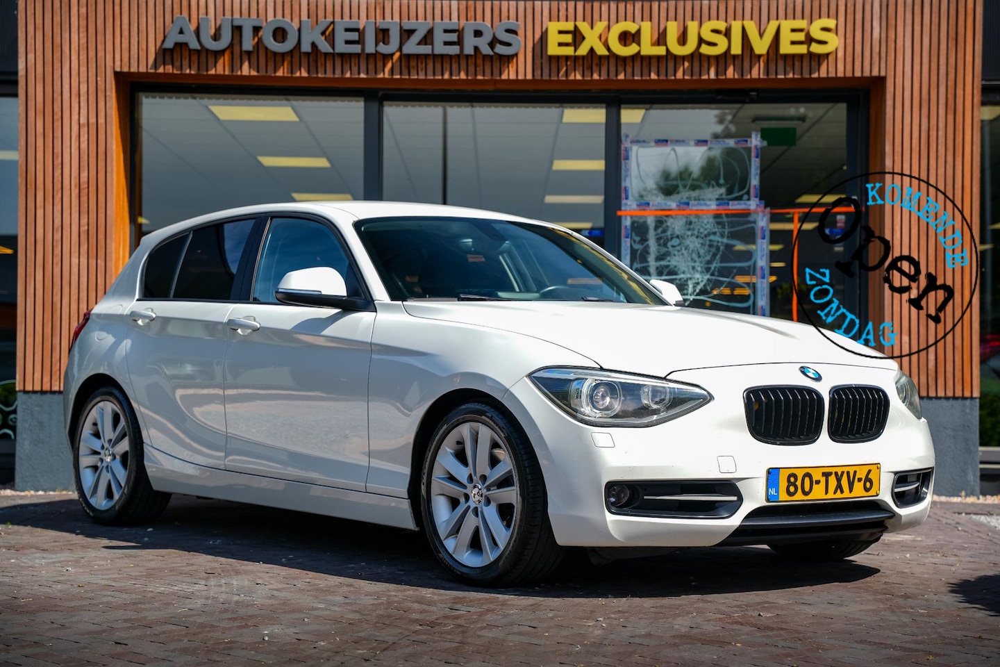 BMW 1-serie - 118i Business+ Keyless Cruise Xenon Automaat! Sportstoelen - AutoWereld.nl
