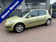 Renault Mégane - 2.0-16V Privilège Luxe Bj 2003 Km 148.214 nu 950,