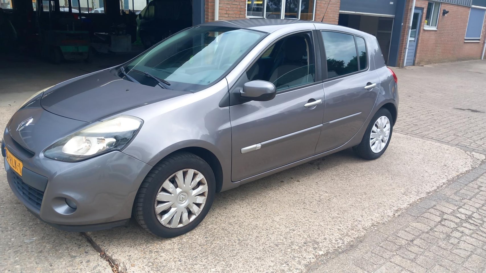 Renault Clio - 1.5 dCi Authentique 1.5 dCi Authentique - AutoWereld.nl