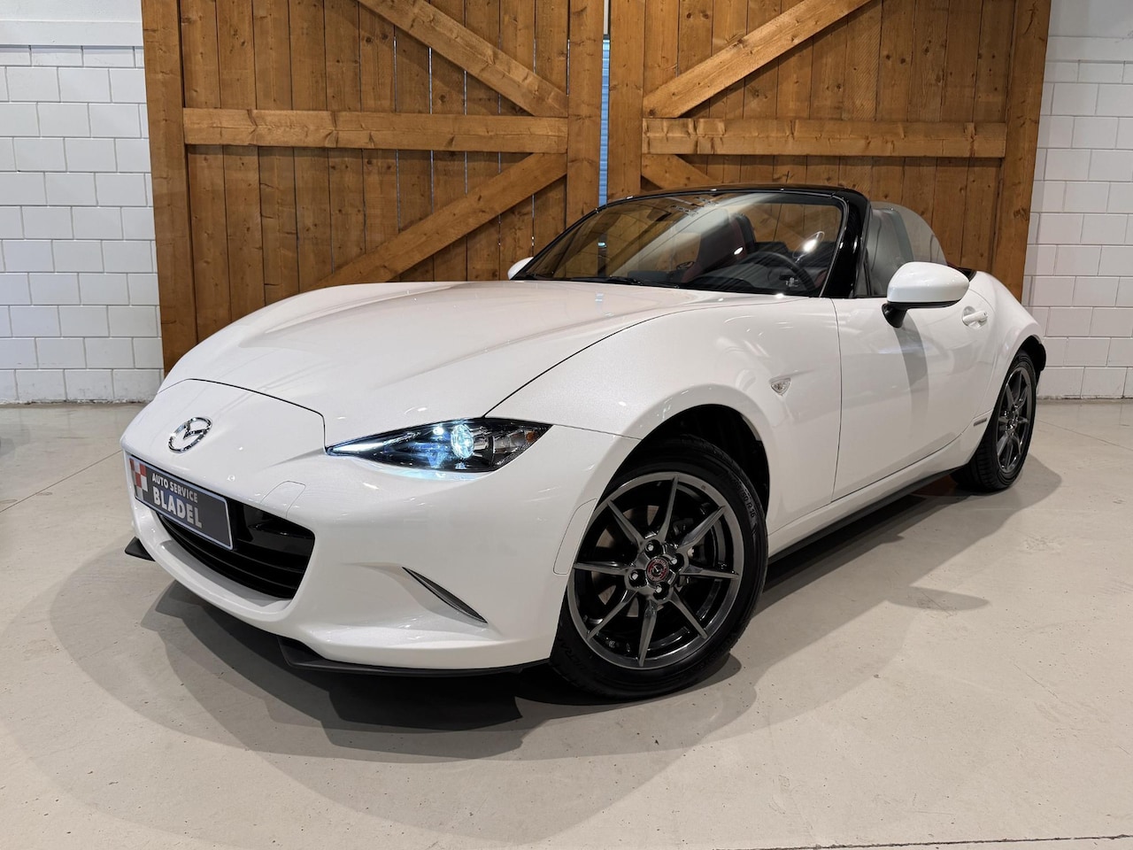 Mazda MX-5 - 1.5 SkyActiv-G 100th Anniversary uitvoering Uniek - AutoWereld.nl
