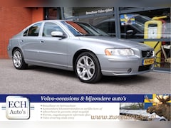 Volvo S60 - 2.4 140 pk Drivers Edition, Leer, Xenon, Trekhaak, 17 inch, Navi