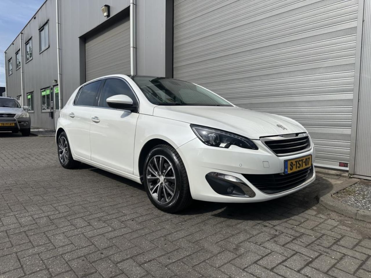 Peugeot 308 - 1.6 THP Première | Pano | Parkeersensoren - AutoWereld.nl