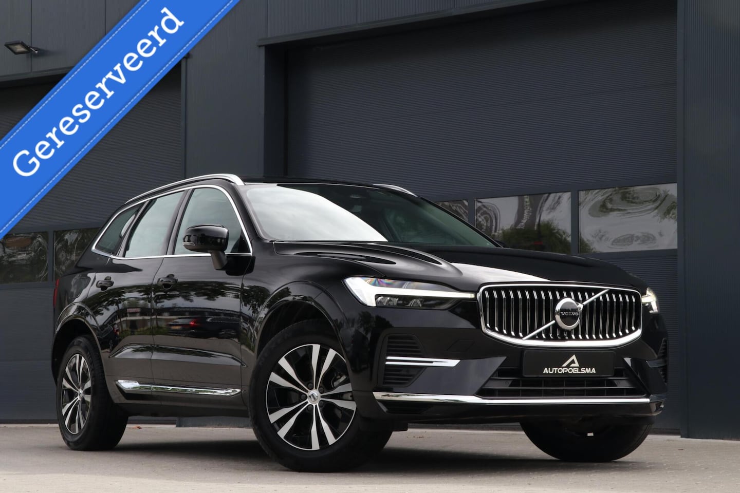 Volvo XC60 - 2.0 T6 Plug-in hybrid AWD Inscription Facelift Panodak Carplay Trekhaak Leder Camera 58000 - AutoWereld.nl