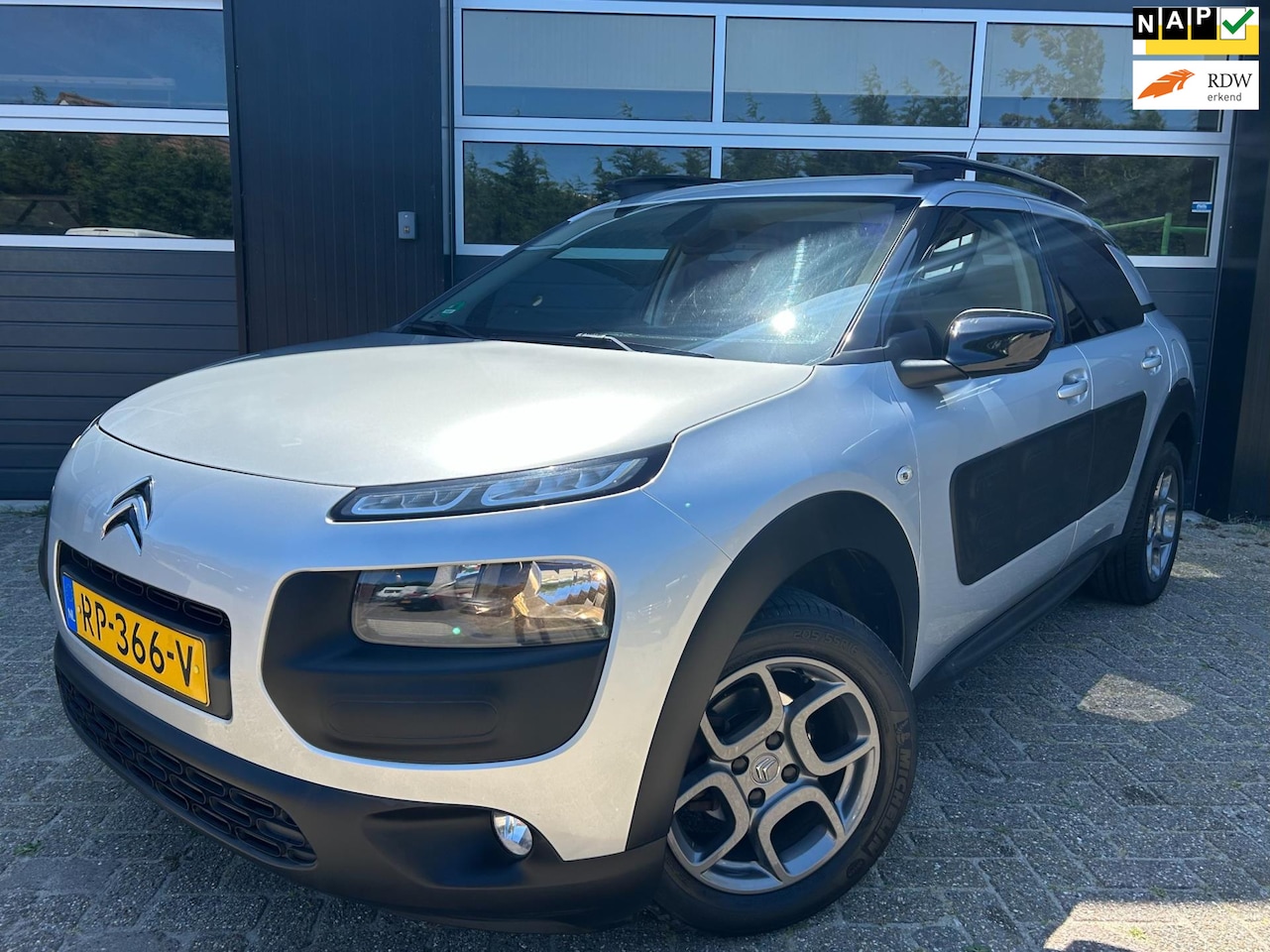 Citroën C4 Cactus - 1.2 PureTech Shine 1.2 PureTech Shine - AutoWereld.nl