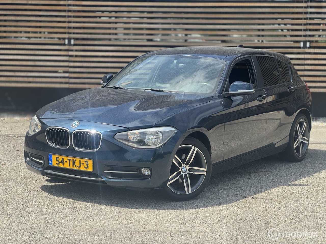 BMW 1-serie - 116i Business | Motor & Bak Goed | Handel/Export - AutoWereld.nl