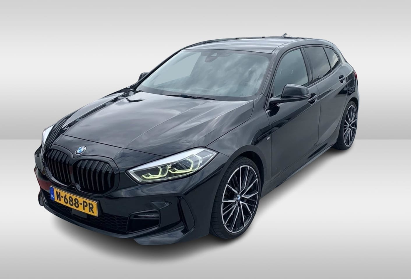 BMW 1-serie - 118i Executive Ed. M Sport / Navigatie / Half leder / 19'' / Sportstoelen / Blackpack / Da - AutoWereld.nl
