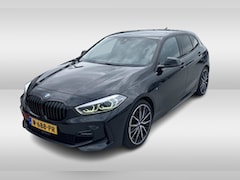 BMW 1-serie - 118i Executive Ed. M Sport / Navigatie / Half leder / 19'' / Sportstoelen / Blackpack / Da