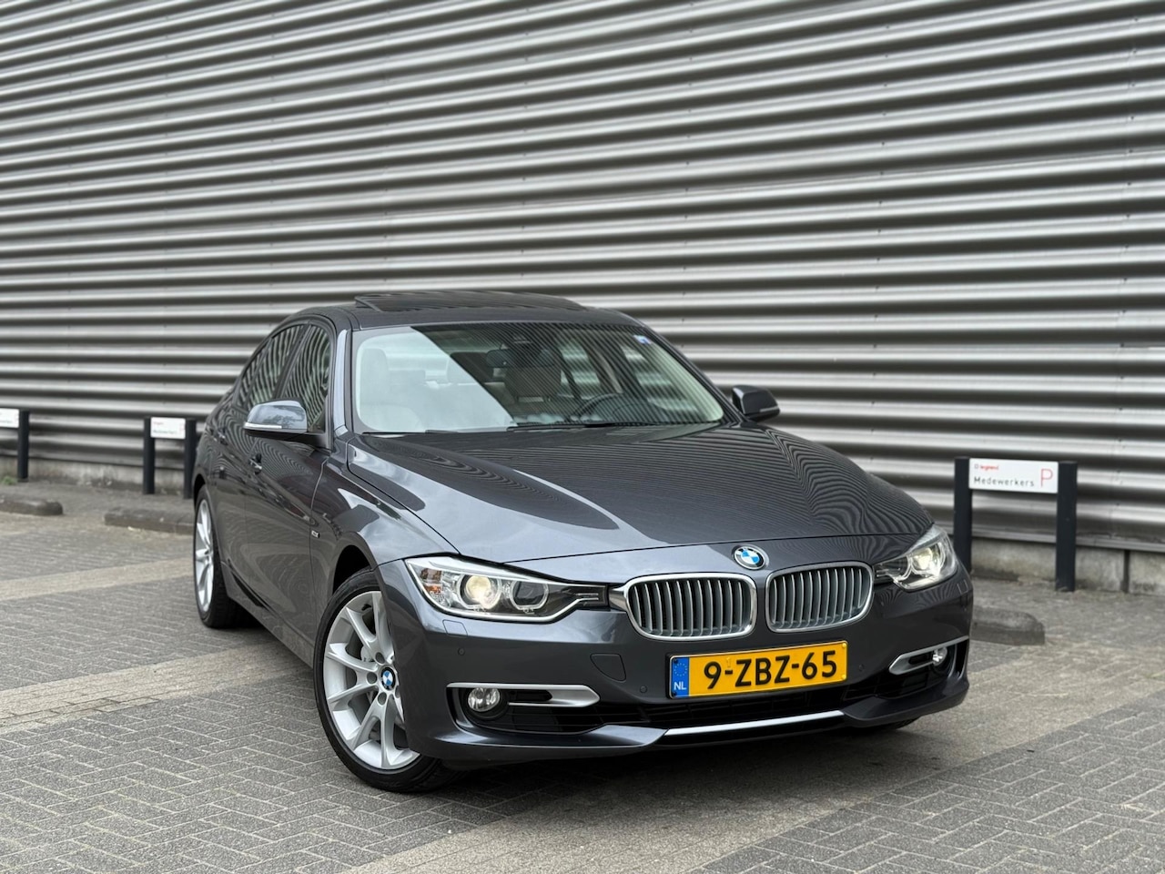 BMW 3-serie - 335d xDrive High Executive 313PK-STUURVERWARMING-HEAD-UP-XENON-VOL - AutoWereld.nl
