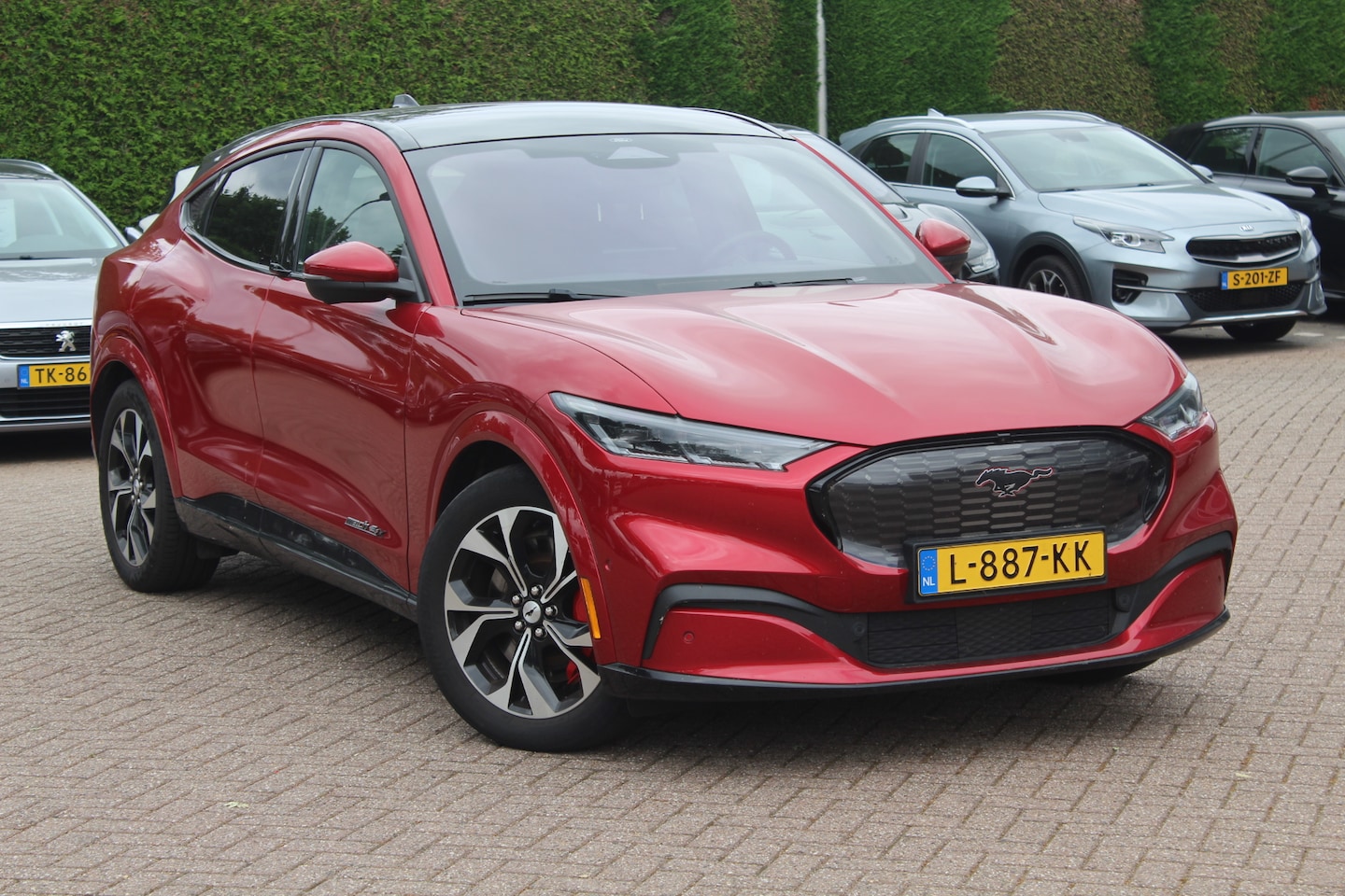 Ford Mustang Mach-E - Extended First Edition AWD 98 kWh / Glascoating / Panoramadak / Camera / Leder / 19'' / B& - AutoWereld.nl