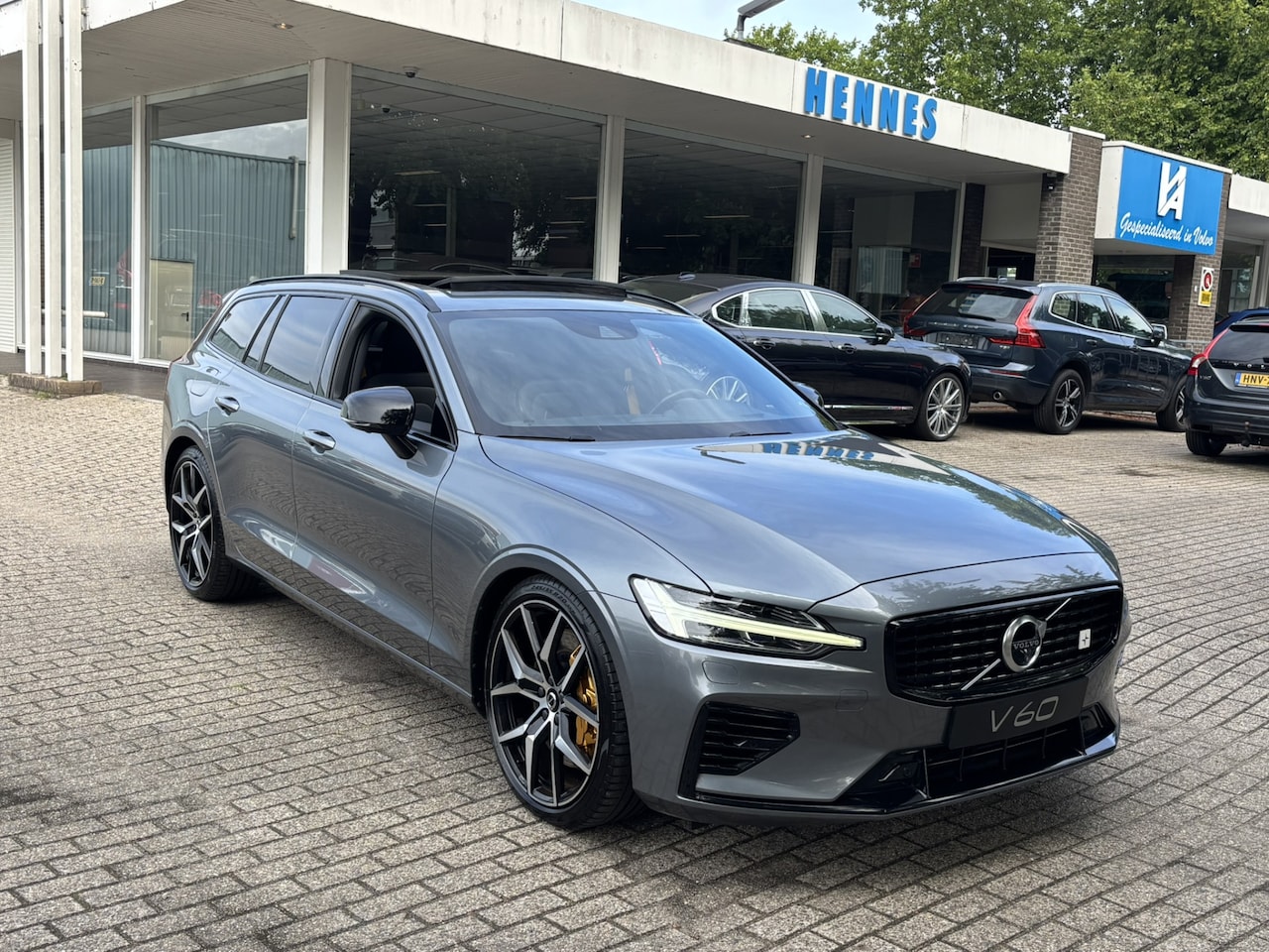 Volvo V60 - T8 AWD Polestar Engineered B&W AutoPilot Keyless Head-Up - AutoWereld.nl
