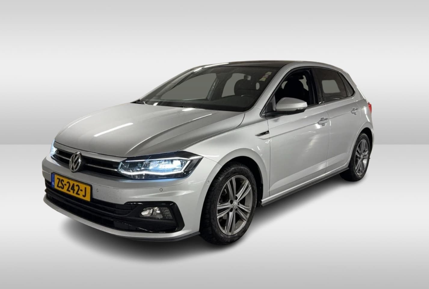Volkswagen Polo - 1.0 TSI Highline 3x R-line / Full option! / Panoramadak / Camera / Virtual Cockpit / Keyle - AutoWereld.nl