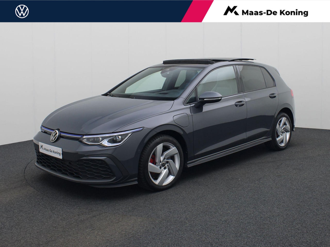 Volkswagen Golf - 1.4 eHybrid 180kW/245PK GTE DSG · Panoramadak · Leder · Camera + Parkeersensoren - AutoWereld.nl