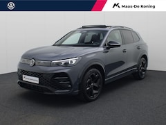 Volkswagen Tiguan - 1.5eTSI/150PK R-Line Blackstyle DSG · Panoramadak · 360°Camera + Parkeersensoren · Massage