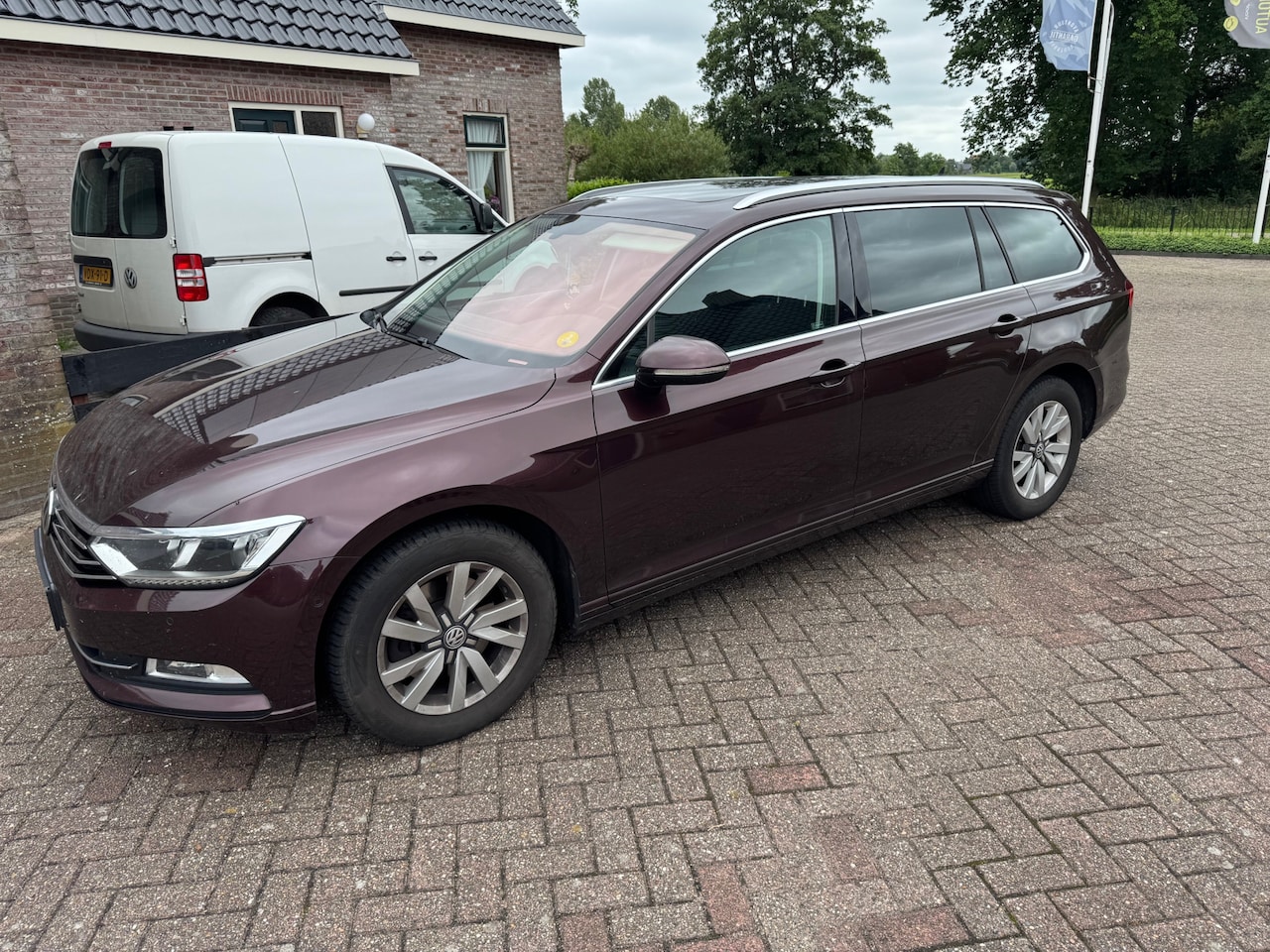 Volkswagen Passat Variant - 1.6 TDI Connected Series Nette auto en erg zuinig Voor nog jaren rijplezier - AutoWereld.nl