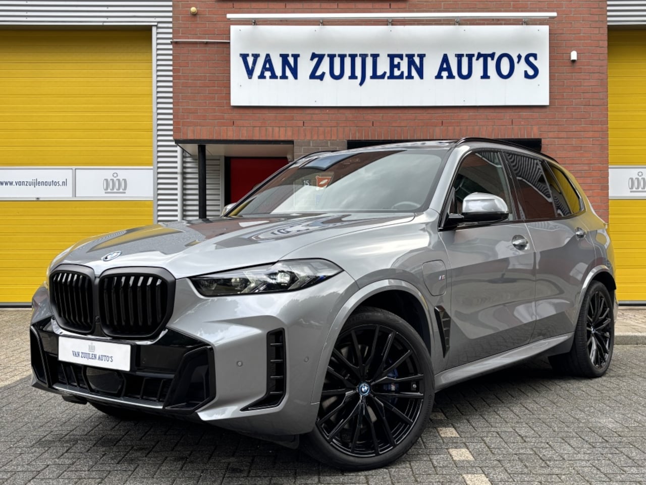 BMW X5 - xDrive50e M-Sport Pro Pano 4as Trekhaak Head-Up Stoelventilatie - AutoWereld.nl