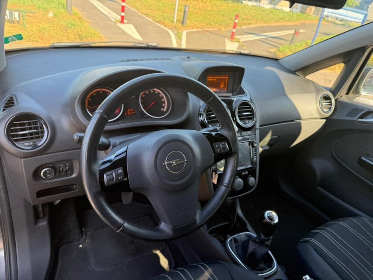 Opel Corsa - 1.4-16V '111' Edition Full Option - AutoWereld.nl