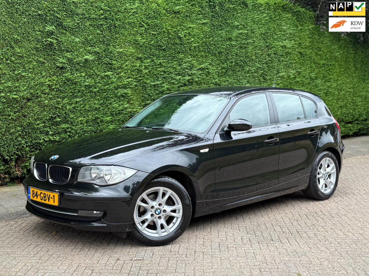 BMW 1-serie - 116i Business Line /CRUISE/LEER/NAVIGATIE/RIJDTSUPER!/ - AutoWereld.nl