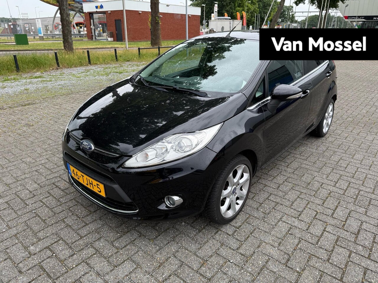 Ford Fiesta - 1.25 Titanium | Origineel NL! | Voorruitverwarming | Cruise Control | Climate Control - AutoWereld.nl
