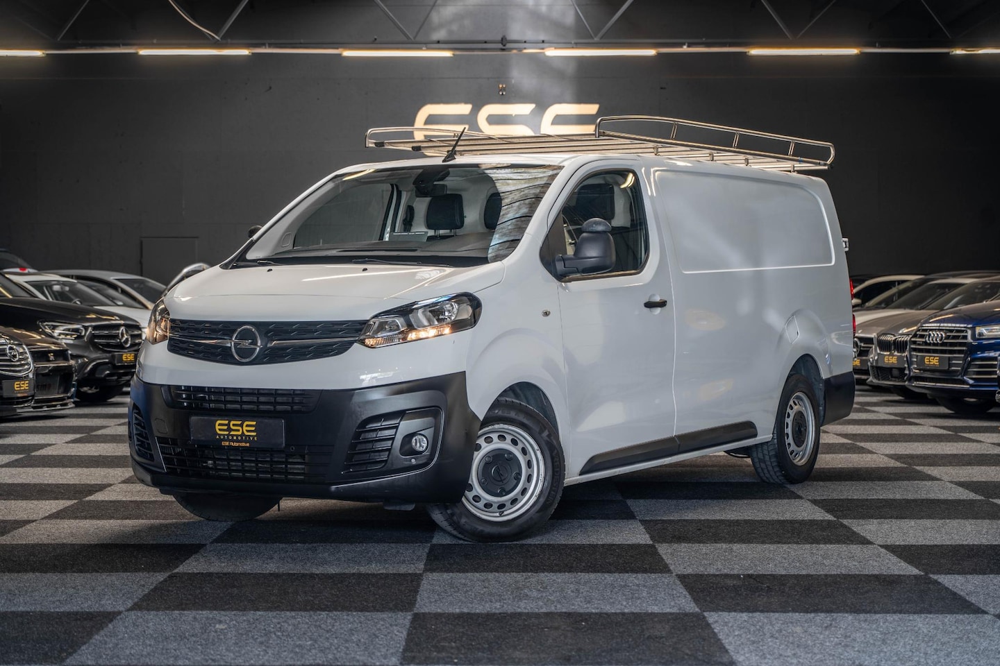 Opel Vivaro - 2.0 CDTI L3H1 Edition | Camera | Trekhaak | Navi - AutoWereld.nl