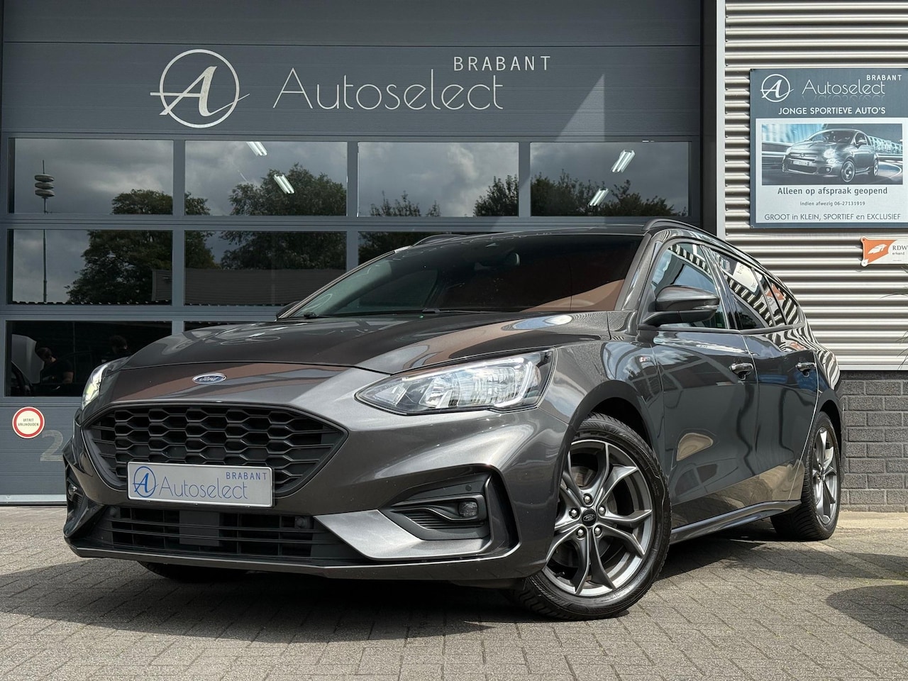 Ford Focus Wagon - 1.0 EcoBoost ST Line Cruise PDC CarPlay - AutoWereld.nl